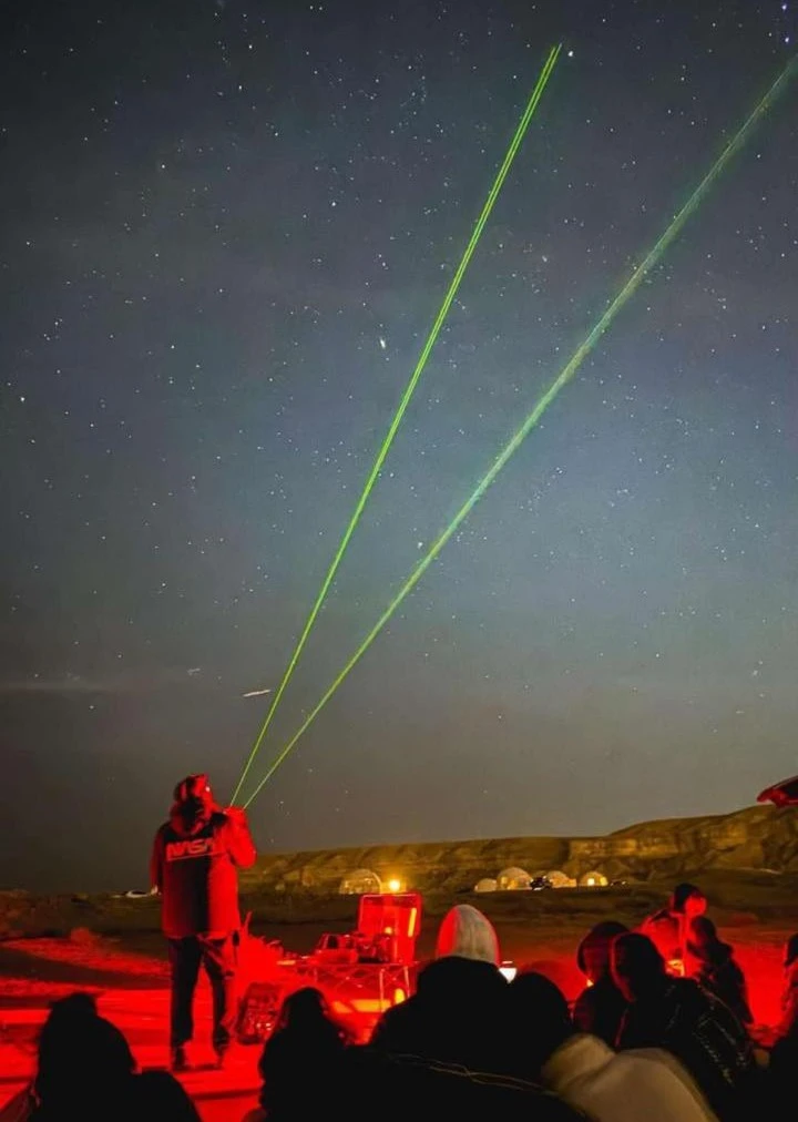 مراقبة النجوم>
          <div class=