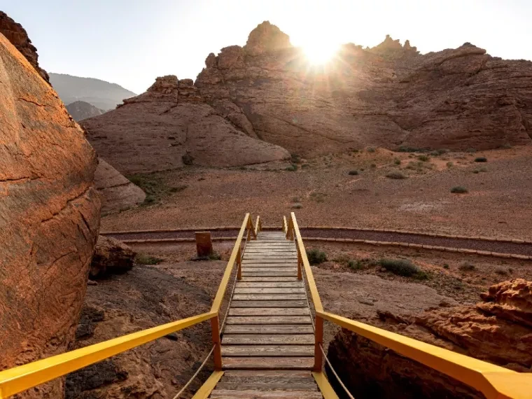 زيارة مدينة جبة و مركز الزوار + زيارة جبل ام سنمان و التصوير  + زيارة متحف العيادة